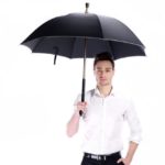 Verstellbarer, verstellbarer, reflektierender Krückenschirm für Herren mit T-Griff