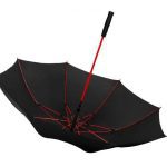 Roter Golfschirm mit Glasfaserschaft