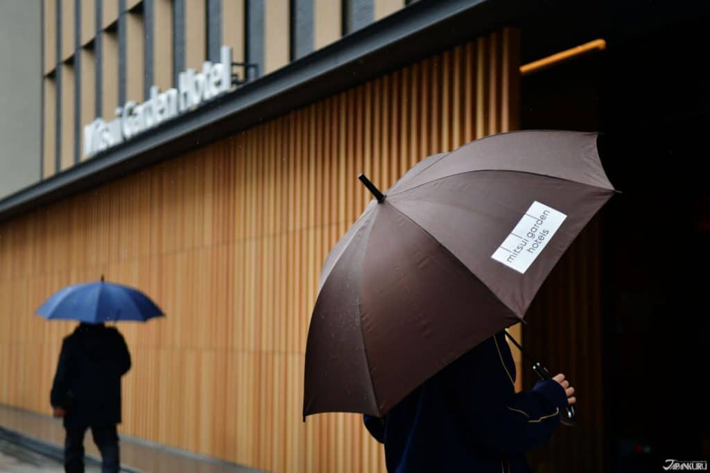 A Perfect Guide To Ordering Hotel Umbrellas HF Umbrella