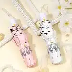 süße faltbare Regenschirmfrau