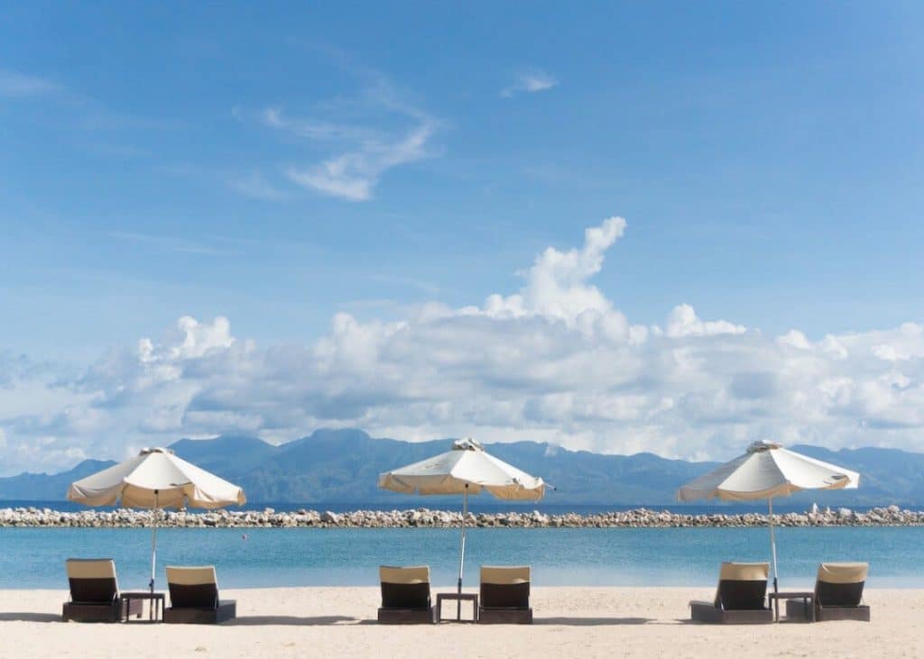 последние тенденции в уличных зонтиках