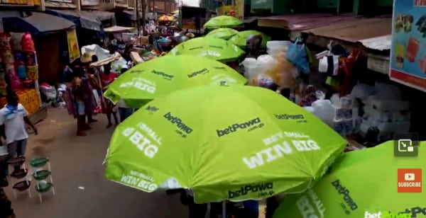BetPawa-Außenwerbeschirm: Stärkung der Marktverkäufer in ganz Accra, Ghana