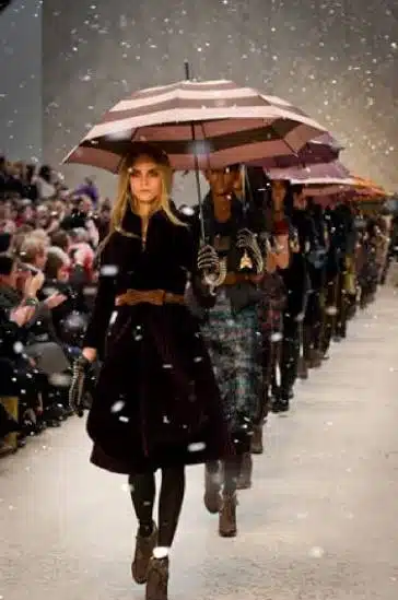 sfilata di moda con ombrelli a sublimazione di colore hfumbrella