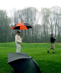 BELÜFTETER REGENSCHIRM